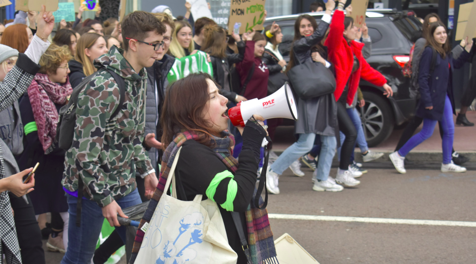 Lire la suite à propos de l’article Grève pour le climat, la jeunesse Chalonnaise mobilisée !